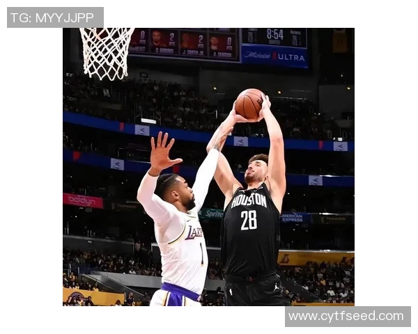 亚当斯空接隔扣申京火箭训练营首日复仇成功