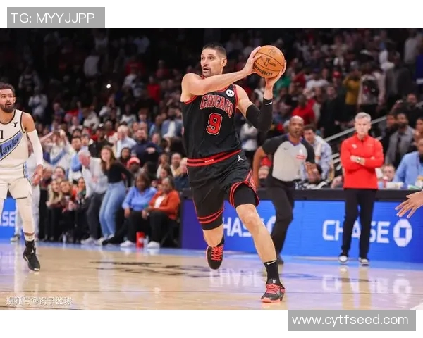 名记：勇士在交易截止日前值得关注 浓眉和小萨是潜在交易目标