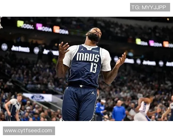 一夜11笔交易达成！字母哥留队，快船阵容大变，火箭沦为看客